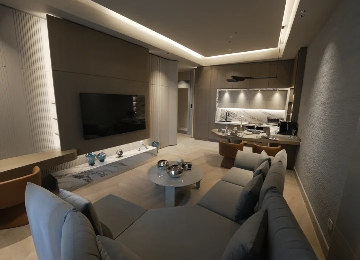 A metropolitan interior with a quieter rhythm